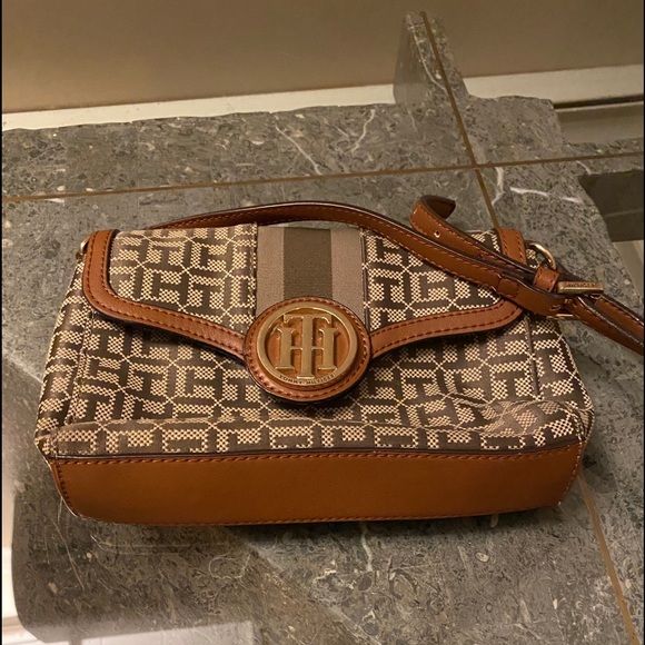 Tommy Hilfiger Handbags - NEW TOMMY HILFIGER CLUTCH